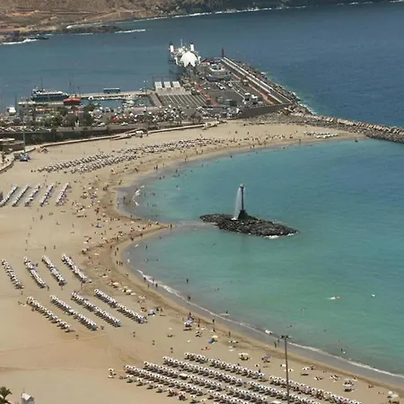 Cristianos Plaza Centre *