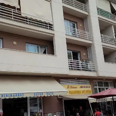 Cristianos Plaza Centre