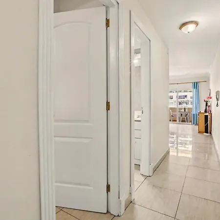 Cristianos Plaza Centre Apartamento *